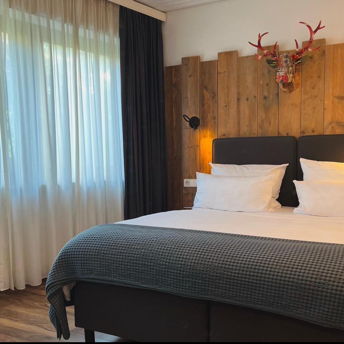 Kreuzblume Hotel & Weinstube Freiburg Bagian luar foto